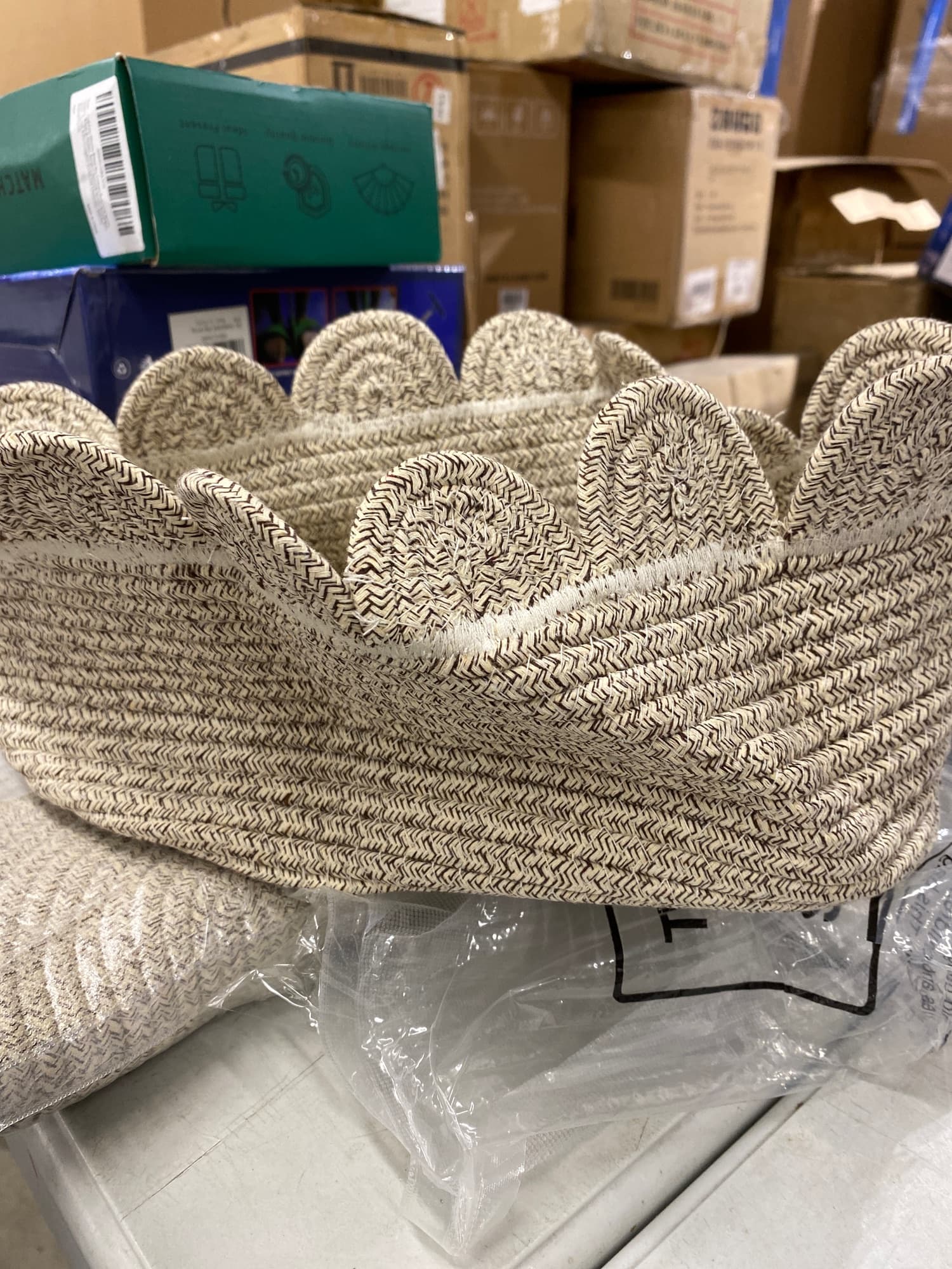 Mifoci Scalloped Small Storage Basket